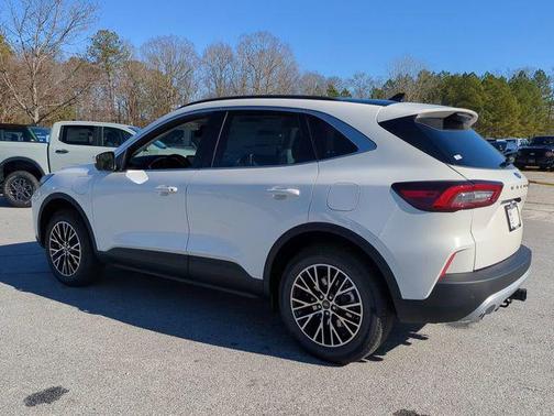 2025 Ford Escape SE