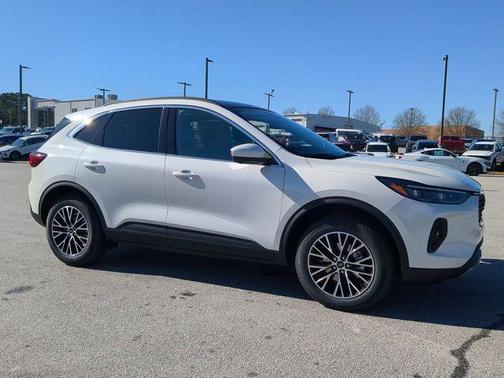 2025 Ford Escape SE