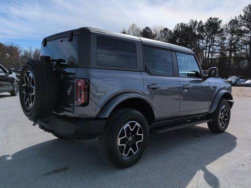 2024 Ford Bronco Outer Banks