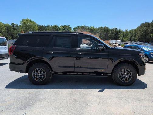 AGATE BLACK METALLIC 2026 Ford Expedition Tremor