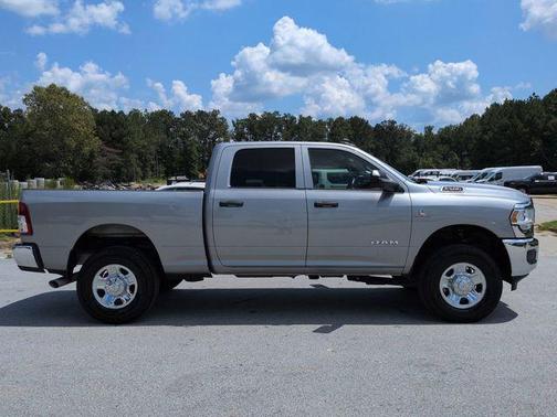 2021 RAM 2500 Tradesman Crew Cab 4x4 6'4' Box