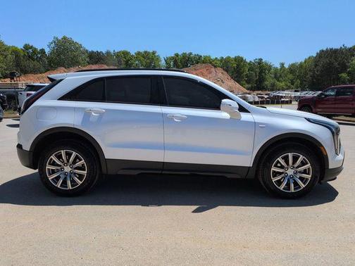 Crystal White Tricoat 2022 Cadillac XT4 Sport