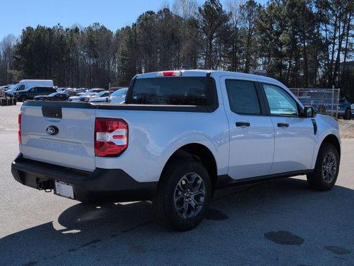 SPACE WHITE METALLIC 2026 Ford Maverick XLT
