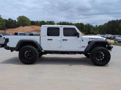 Bright White Clearcoat 2022 Jeep Gladiator Mojave 4x4