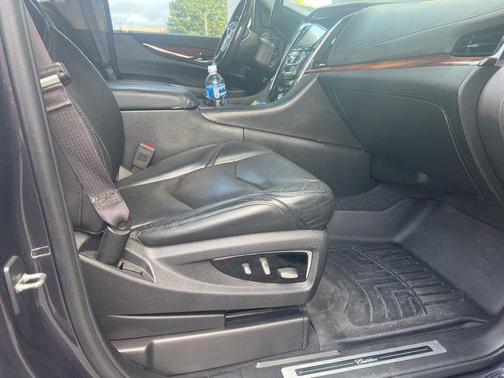 2015 Cadillac Escalade Luxury