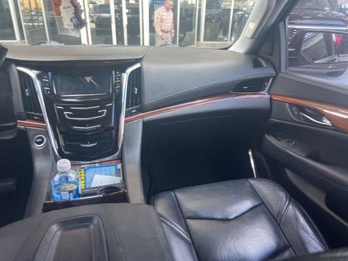 2015 Cadillac Escalade Luxury