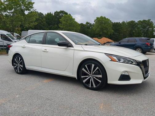 2021 Nissan Altima SR FWD