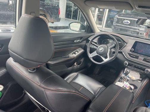 2021 Nissan Altima SR FWD