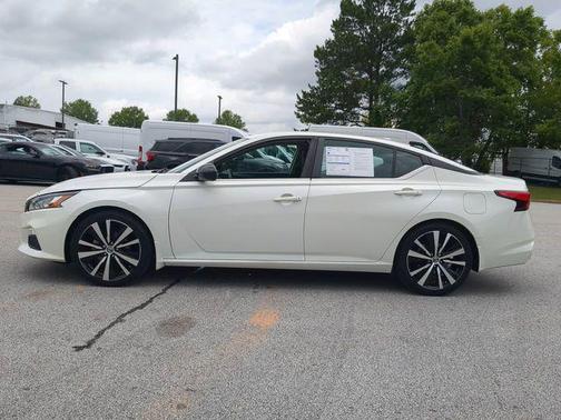 2021 Nissan Altima SR FWD