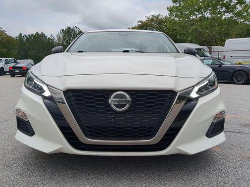 2021 Nissan Altima SR FWD
