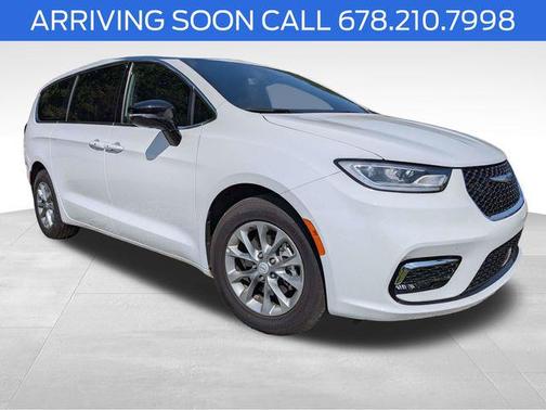 Bright White Clearcoat 2026 Chrysler Pacifica Limited