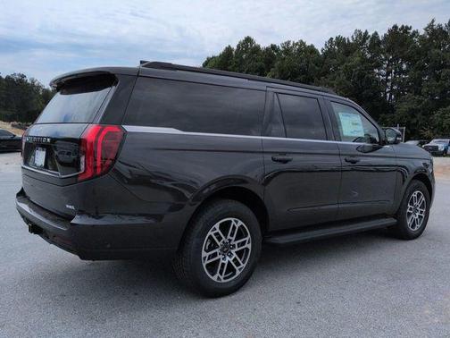 2025 Ford Expedition Max Active 4x2