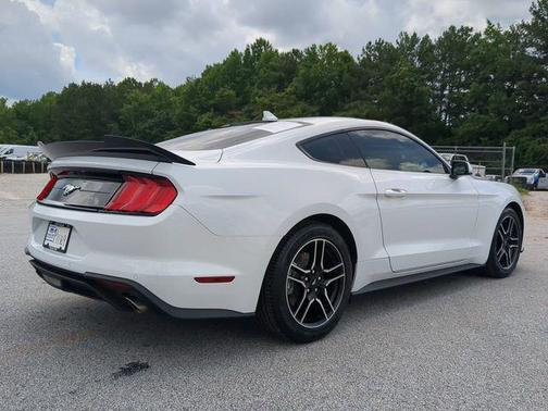 2022 Ford Mustang EcoBoost