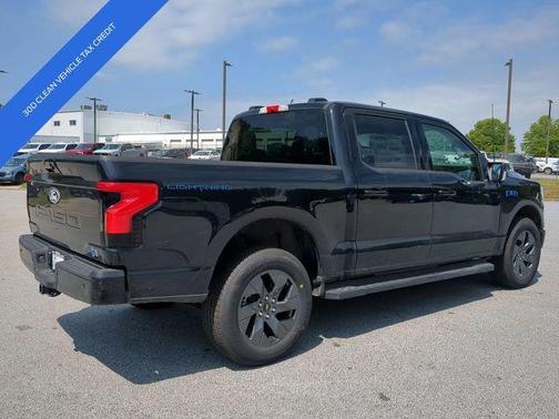 2025 Ford F-150 Lightning Flash