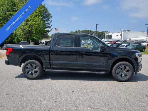 2025 Ford F-150 Lightning Flash