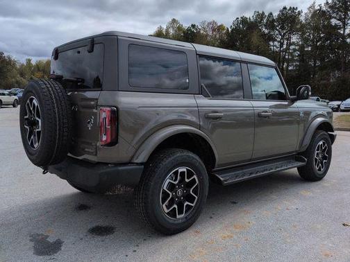 2025 Ford Bronco Outer Banks