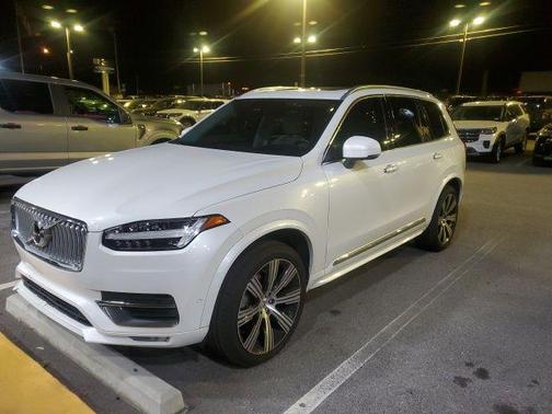 2022 Volvo XC90 T6 Inscription