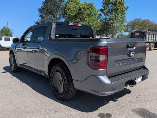 CARBONIZED GRAY METALLIC 2026 Ford Maverick Lobo