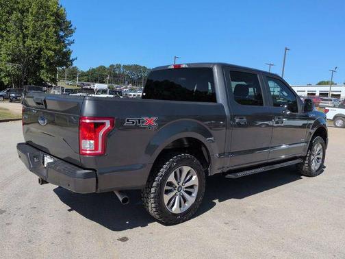 MAGNETIC 2017 Ford F-150 XL