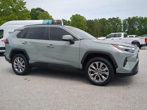 2022 Toyota RAV4 XLE Premium