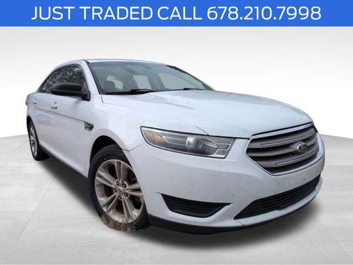 OXFORD WHITE 2015 Ford Taurus SE Sedan