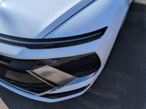 2025 Hyundai SONATA Hybrid SE