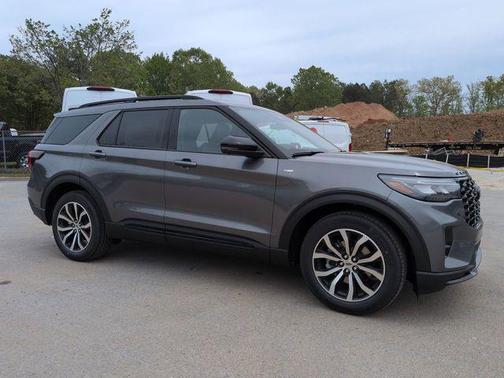 Carbonized Gray Metallic 2026 Ford Explorer ST-Line