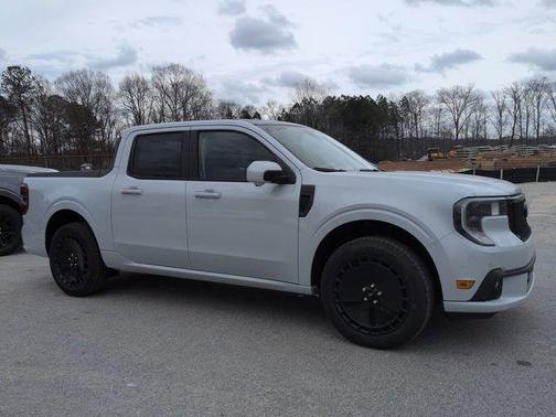SPACE WHITE METALLIC 2026 Ford Maverick Lobo
