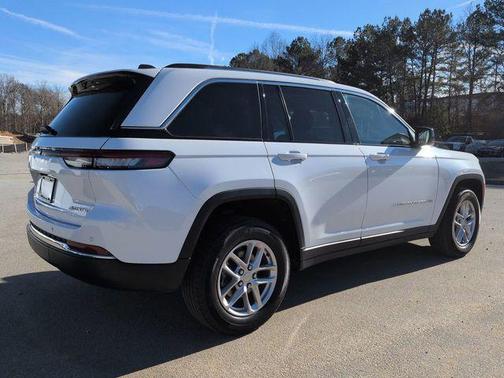 2023 Jeep Grand Cherokee Laredo