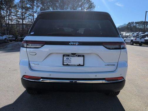 2023 Jeep Grand Cherokee Laredo