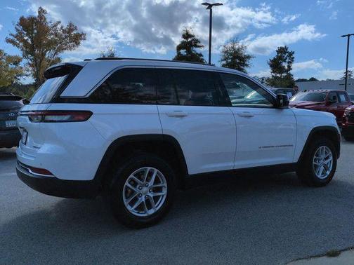 2023 Jeep Grand Cherokee Laredo