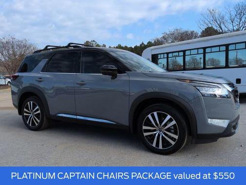 2024 Nissan Pathfinder Platinum FWD