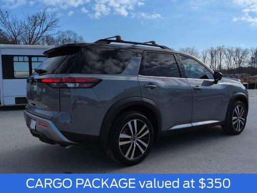 2024 Nissan Pathfinder Platinum FWD