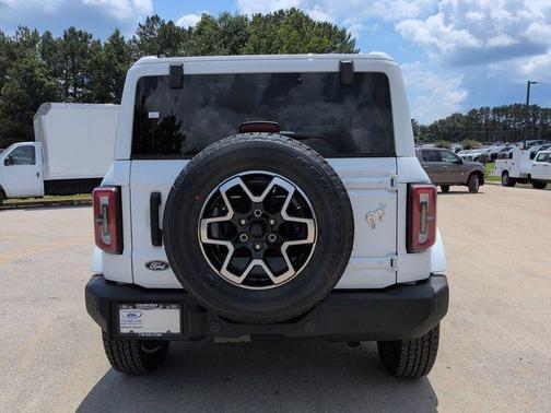 Oxford White 2026 Ford Bronco Outer Banks