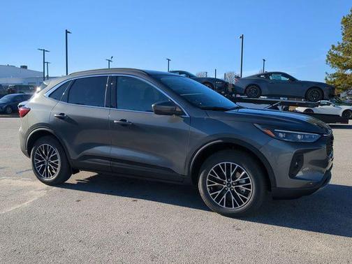 2025 Ford Escape SE