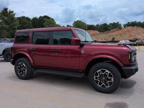 RUBY RED MET TNTD CLEARCOAT 2026 Ford Bronco Outer Banks