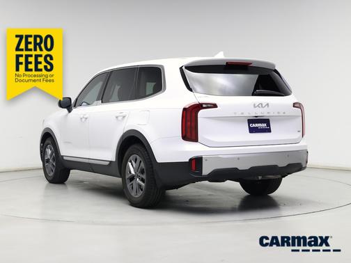 White 2023 Kia Telluride LX