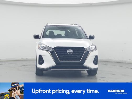 White 2023 Nissan Kicks SR