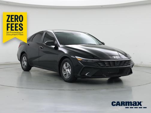 Black 2024 Hyundai ELANTRA SE