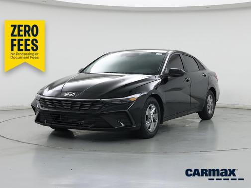 Black 2024 Hyundai ELANTRA SE