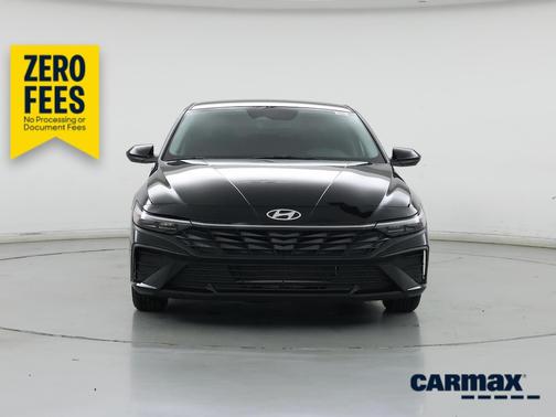 Black 2024 Hyundai ELANTRA SE