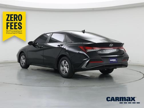 Black 2024 Hyundai ELANTRA SE