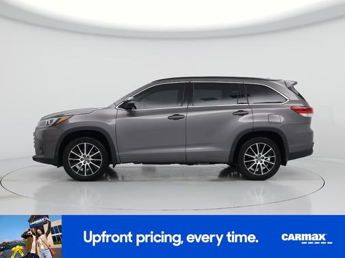 Gray 2018 Toyota Highlander SE