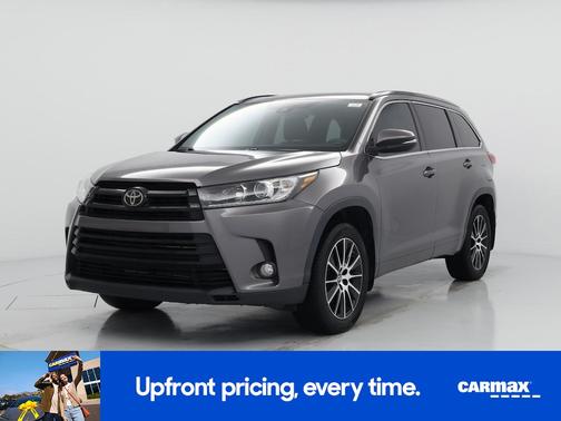 Gray 2018 Toyota Highlander SE