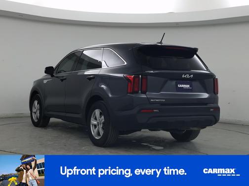 Gray 2023 Kia Sorento LX
