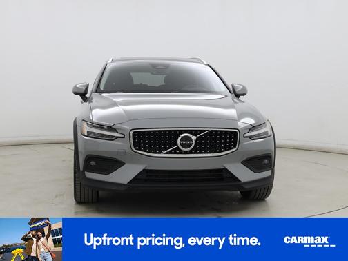 2025 Volvo V60 Cross Country B5 Plus