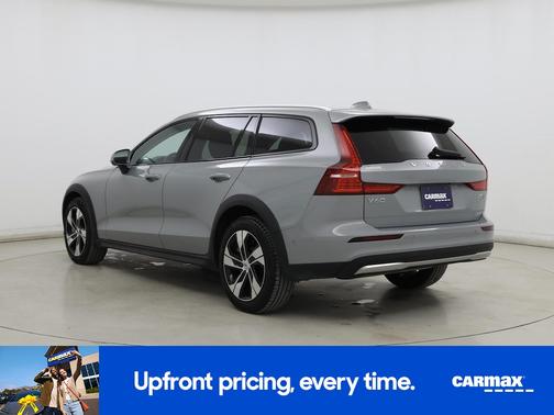 2025 Volvo V60 Cross Country B5 Plus