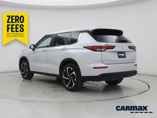 White 2022 Mitsubishi Outlander ES