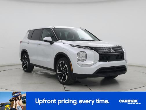 White 2022 Mitsubishi Outlander ES