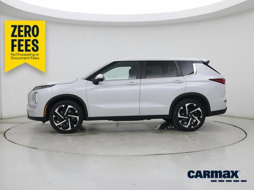 White 2022 Mitsubishi Outlander ES